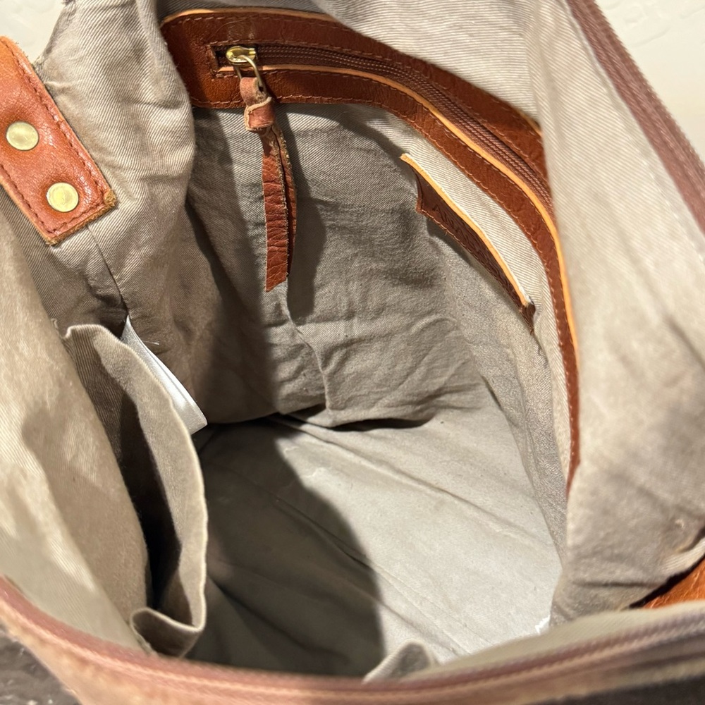 Anabaglish Studded Suede Boho Bag - Picture 10 of 12